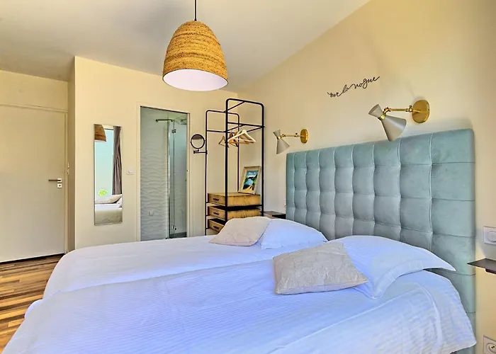 Indigo-vue Et Piscine Chauffee By Interhome