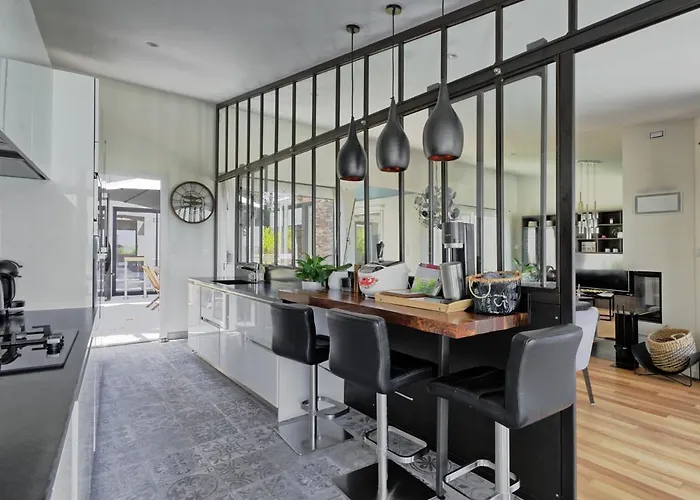 بيت للعطل Indigo-vue Et Piscine Chauffee By Interhome